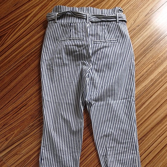 2/$20 [EUC] VERO MODA Striped Paperbag Pants - Picture 3 of 5